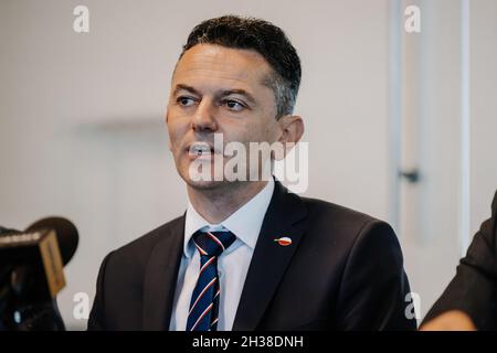 Varsavia, Polonia. 25 ottobre 2021. Maciej Matenko presidente della West Pomeranian Football Association visto durante ESA LAB18 - formazione per il calcio polacco PKO Ekstraklasa e First League club al Marshal Jozef Pilsudski Legia Varsavia Municipal Stadium. Credit: SOPA Images Limited/Alamy Live News Foto Stock