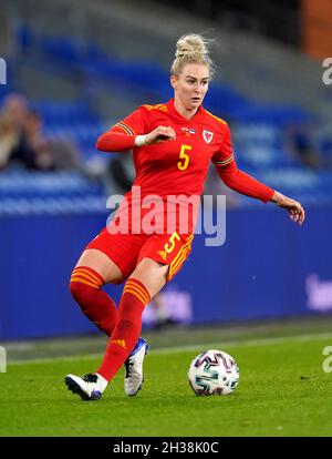 Rhiannon Roberts del Galles durante la partita di qualificazione UEFA della Coppa del mondo delle Donne FIFA 2023 al Cardiff City Stadium. Data foto: Martedì 26 ottobre 2021. Foto Stock