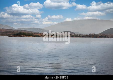 Vista Ionica sulle isole Ksamil, a sud dell'Albania. Foto Stock