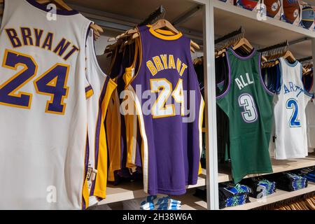 NBA flagship store per le squadre di basket professionisti Merchandising, New York City, USA Foto Stock