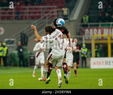 Milano, Italia. 26 ottobre 2021. Ricardo Rodriguez (Torino FC) durante la Serie Italiana Una partita di calcio tra AC Milan e Torino FC il 26 ottobre 2021 allo Stadio San Siro di Milano, Italia Credit: Independent Photo Agency/Alamy Live News Foto Stock