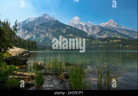 Grand Teton Range dal lago Taggart, Grand Teton National Park, Wyoming Foto Stock