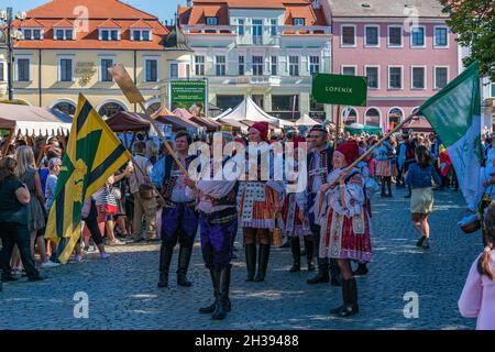 UHERSKE HRADISTE, REPUBBLICA CECA - Sep 27, 2021: Il popolo al festival del vino a Uherske Hradiste, Moravia meridionale. Foto Stock