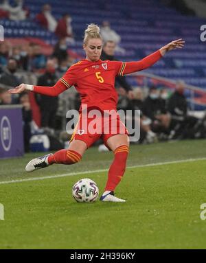 Cardiff, Galles, 26, Ottobre, 2021,Rhiannon Roberts (Galles) in azione, durante il Galles contro Estonia, 2023 FIFA Women's World Cup Qualifier, Credit:, Graham Glendinning,/ Alamy Live News Foto Stock