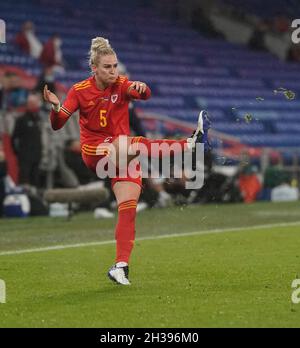 Cardiff, Galles, 26, Ottobre, 2021,Rhiannon Roberts (Galles) in azione, durante il Galles contro Estonia, 2023 FIFA Women's World Cup Qualifier, Credit:, Graham Glendinning,/ Alamy Live News Foto Stock