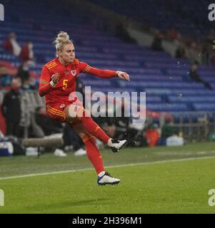 Cardiff, Galles, 26, Ottobre, 2021,Rhiannon Roberts (Galles) in azione, durante il Galles contro Estonia, 2023 FIFA Women's World Cup Qualifier, Credit:, Graham Glendinning,/ Alamy Live News Foto Stock