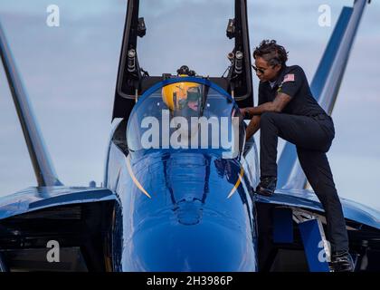 (STATI UNITI Foto Navy di Mass Communication Specialist 1a classe Bobby Baldock) Foto Stock