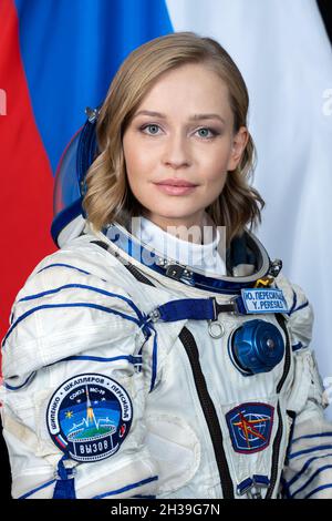 STAR CITY, RUSSIA - 26 agosto 2021 - il partecipante di Spaceflight e Soyuz MS-19 Board Engineer l'attrice Yulia Peresild pone per un ritratto al Gagarin Foto Stock