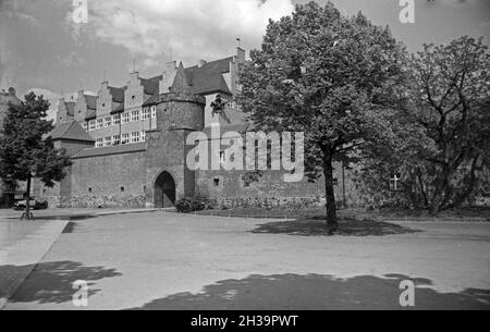 Spaziergang urch Cottbus, hier die alte Stadtbefestigung, Deutschland 1930er Jahre. Facendo una passeggiata attraverso la città di Cottbus, Germania anni trenta. Foto Stock