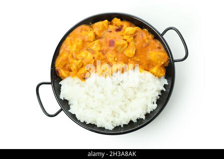 Pollo tikka con riso isolato su sfondo bianco Foto Stock