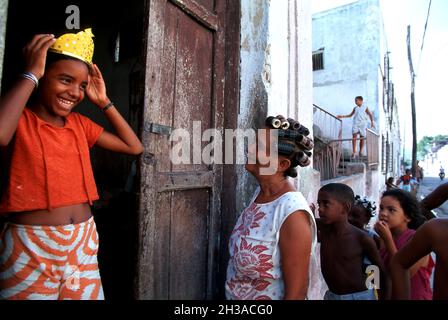 CUBA, SANTIAGO DE CUBA, PRA©PARATIFS DU CARNAVAL (COMPARSA 'KARABALI YZUAMA') Foto Stock