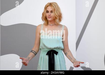 Kristen Stewart partecipa alla proiezione di 'Spencer' durante il 78° Festival del Cinema di Venezia a Venezia. 3 Settembre 2021 © Paul Treadway Foto Stock