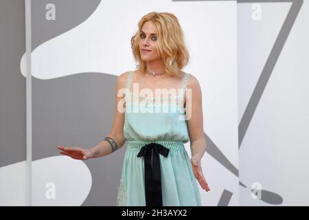 Kristen Stewart partecipa alla proiezione di 'Spencer' durante il 78° Festival del Cinema di Venezia a Venezia. 3 Settembre 2021 © Paul Treadway Foto Stock