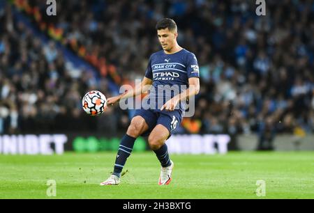 Rodrigo di Manchester City durante la partita della Premier League tra Brighton e Hove Albion e Manchester City all'American Express Community Stadium , Brighton , Regno Unito - 23 ottobre 2021 - solo per uso editoriale. Nessun merchandising. Per le immagini Football si applicano restrizioni fa e Premier League inc. Nessun utilizzo di Internet/cellulare senza licenza FAPL - per i dettagli contattare Football Dataco Foto Stock