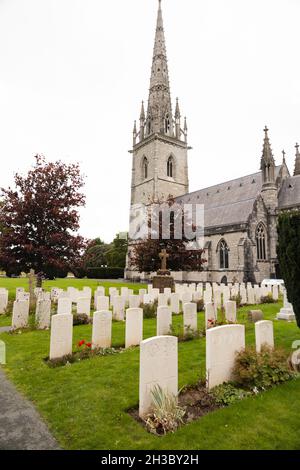 Tombe di guerra del commonwealth Canadese nella chiesa di St Margaret, la chiesa di marmo, costruita da John Gibson. Bodelwydddan, Denbighshire, Galles. Foto Stock