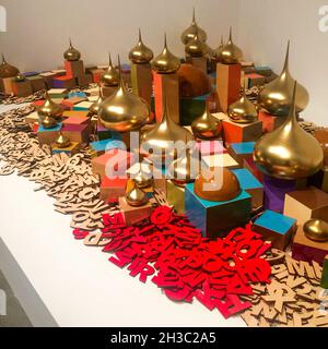 SYDNEY, AUSTRALIA - Sep 16, 2021: A 'Gulag Arcipelago': Art Installation di Emily Floyd in Museum of Contemporary Art, Sydney, Australia Foto Stock