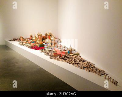 SYDNEY, AUSTRALIA - Sep 16, 2021: A 'Gulag Arcipelago': Art Installation di Emily Floyd in Museum of Contemporary Art, Sydney, Australia Foto Stock