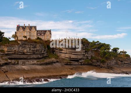 Architettura civile medievale in Cantabria Foto Stock