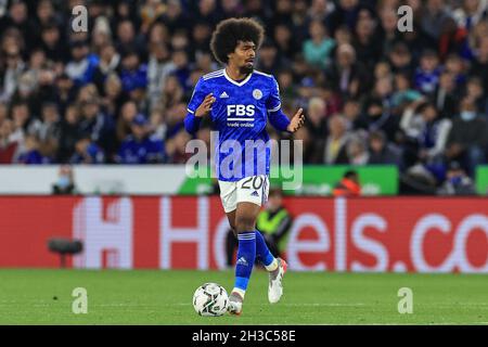 Leicester, Regno Unito. 27 ottobre 2021. Hamza Choudhury #20 di Leicester City cerca un pass a Leicester, Regno Unito il 10/27/2021. (Foto di Mark Cosgrove/News Images/Sipa USA) Credit: Sipa USA/Alamy Live News Foto Stock