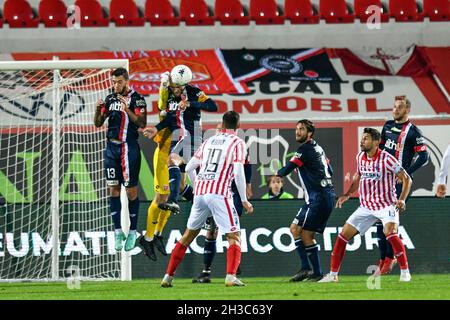 Vicenza, Italia. 27 ottobre 2021. Michele di Gregorio (AC Monza) portiere salva un gol durante LR Vicenza vs AC Monza, Campionato Italiano di Calcio BKT a Vicenza, Italia, Ottobre 27 2021 Credit: Independent Photo Agency/Alamy Live News Foto Stock