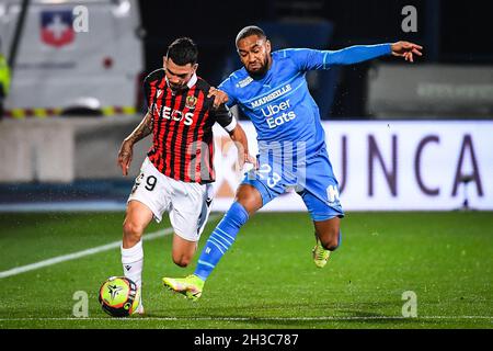 Lucas da CUNHA di Nizza e Giordania AMAVI di Marsiglia durante il campionato francese Ligue 1 partita di calcio tra OGC Nice e Olympique de Marseille il 27 ottobre 2021 allo Stade de l'Aube di Troyes, Francia - Foto Matthieu Mirville / DPPI Foto Stock