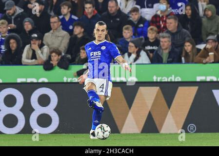 Leicester, Regno Unito. 27 ottobre 2021. Caglar Soyuncu #4 di Leicester City in azione durante la partita a Leicester, Regno Unito il 10/27/2021. (Foto di Mark Cosgrove/News Images/Sipa USA) Credit: Sipa USA/Alamy Live News Foto Stock