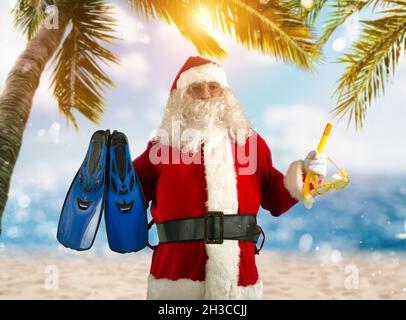 Babbo Natale si sta godendo l'estate prima di Natale Foto Stock