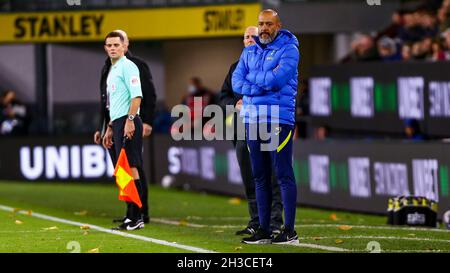 Burnley, Regno Unito. 27 ottobre 2021. Tottenham Hotspur Head Coach Nuno Espirito Santo durante la partita della Carabao Cup tra Burnley e Tottenham Hotspur a Turf Moor, Burnley, Inghilterra, il 27 ottobre 2021. Foto di Sam Fielding/prime Media Images. Credit: Prime Media Images/Alamy Live News Foto Stock