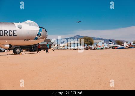 Una collezione di aerei a reazione ritirati al Pima Air & Space Museum, Arizona, USA Foto Stock