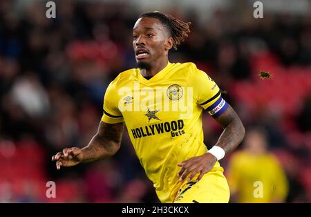 Stoke, Inghilterra, 27 ottobre 2021. Ivan Toney di Brentford durante la partita della Carabao Cup allo stadio Bet365 di Stoke. Il credito d'immagine dovrebbe leggere: Andrew Yates / Sportimage Foto Stock