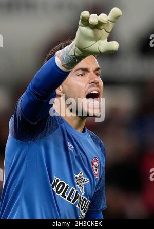 Stoke, Inghilterra, 27 ottobre 2021. ‡ndez di Brentford durante la partita della Carabao Cup allo stadio Bet365 di Stoke. Il credito d'immagine dovrebbe leggere: Andrew Yates / Sportimage Foto Stock