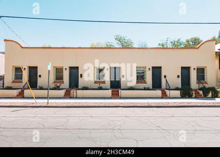 Una casa multiunità adobe a Barrio Viejo, Tucson, AZ