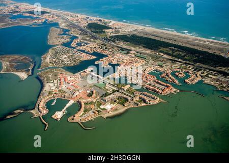 FRANCIA. PIRENEI ORIENTALI (66) STAGNO DI SALSES-BARCARES. LA PENISOLA URBANIZZATA DI LA COUDALERE (VISTA AEREA) Foto Stock