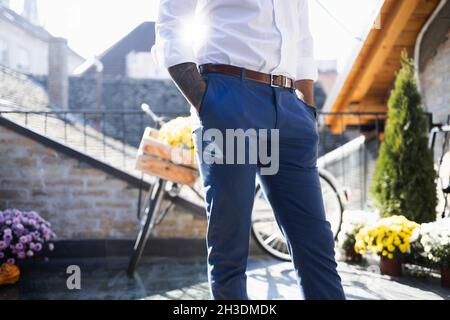 Dettaglio di eleganti pantaloni maschili Foto Stock