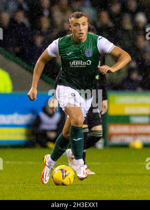 27 ottobre 2021; Easter Road, Edimburgo, Scozia; Scottish Premier League football, Hibernian versus Celtic; Ryan Porteous di Hibernian Foto Stock