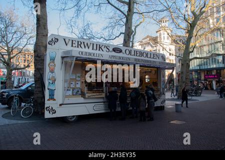 Deep-Fried Pasta Ball Stand a Utrecht Paesi Bassi 27-12-2019 Foto Stock