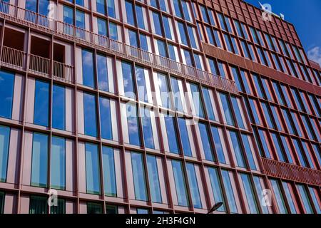 Edificio nuovo e all'avanguardia al 14 Handyside, l'area di rigenerazione Kings Cross King's Cross che ospita uffici, negozi e un cinema. Foto Stock