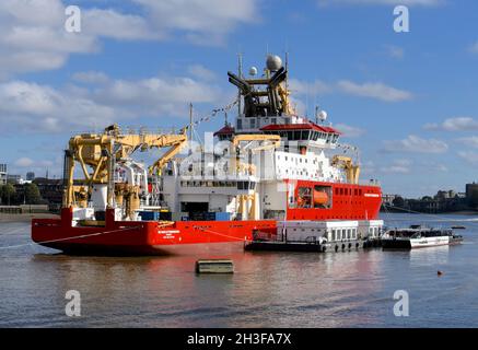 28/10/2021. River Thames Greenwich UK il RRS Sir David Attenborough è ormeggiato a Greenwich per partecipare a un festival di tre giorni prima del CO Foto Stock