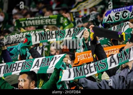 Portland, Stati Uniti. 27 ottobre 2021. I Portland Timbers hanno battuto il terremoto di San Jose 2-0 al Providence Park di Portland, Oregon, il 27 ottobre 2021, sugli obiettivi da Diego Chara e un calcio in bicicletta da Dairon Asprilla, rompendo una streak tre-partita perdendo e mantenendo le speranze di playoff vivo. (Foto di John Rudoff/Sipa USA) Credit: Sipa USA/Alamy Live News Foto Stock