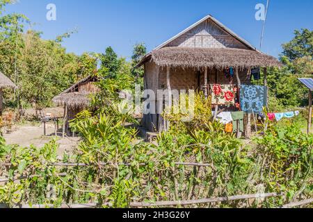 Case rurali nella città di Nyaung Shwe vicino al lago Inle, Myanmar Foto Stock