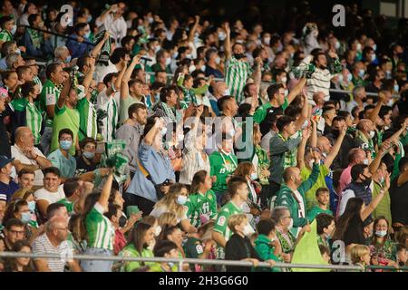 Siviglia, Spagna. 27 ottobre 2021. I veri tifosi di Betis hanno visto durante la partita la Liga Santander tra Real Betis e Valencia CF allo stadio Benito Villamarin. (Punteggio finale: Real Betis 4:1 Valencia CF). (Foto di Francis Gonzalez/SOPA Images/Sipa USA) Credit: Sipa USA/Alamy Live News Foto Stock