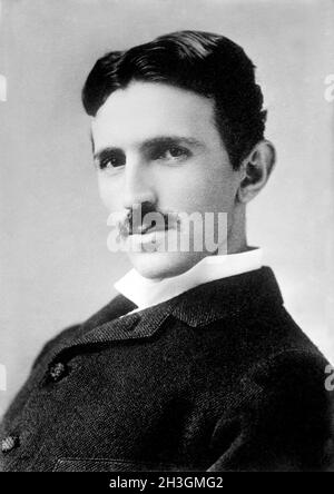 Nicola Tesla (1856-1943), inventore serbo-americano, ingegnere e futurista, Ritratto testa e spalle, Napoleone Sarony, Bain News Service, 1890 Foto Stock