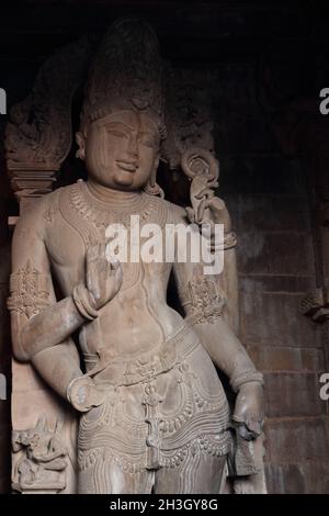 Statua del dio Indù di Chaturbhuj al Tempio di Chaturbhuj a Khajuraho Foto Stock