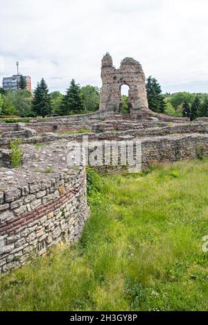 Rovine dell'antica fortezza romana Castra Martis nella città di Kula, regione Vidin, Bulgaria Foto Stock