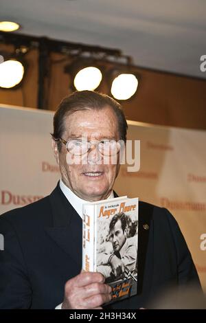 Roger Moore Foto Stock