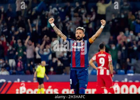 Villarreal, Spagna. 28 ottobre 2021. Jose Luis Morales di Levante UD festeggia durante la Liga spagnola, partita di calcio tra Levante UD e Atletico de Madrid allo Stadio Ciutat de Valencia a Valencia. (Punteggio finale; Levante UD 2:2 Atletico de Madrid) Credit: SOPA Images Limited/Alamy Live News Foto Stock