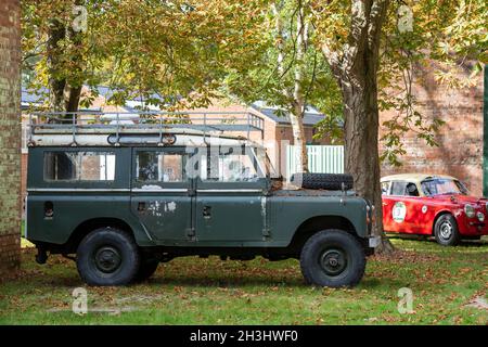 1975 Land Rover serie 3 al Bicester Heritage Centre, evento autunnale sunday Scramble. Bicester, Oxfordshire, Inghilterra Foto Stock