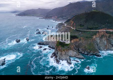 Il Bixby Creek Bridge, noto anche come Bixby Canyon Bridge, sulla costa di Big sur in California, è uno dei ponti più fotografati della California Foto Stock