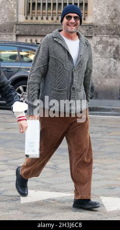Milano, Italia. 28 ottobre 2021. Eros Ramazzotti festeggia il suo compleanno al ristorante Ribot in compagnia dei suoi figli Raffaela Aurora e Gabrio Tullio e con Biagio Antonacci e molti altri amici Credit: Independent Photo Agency/Alamy Live News Foto Stock