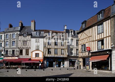 FRANCIA, VIENNE (86), POITIERS, CITTÀ VECCHIA Foto Stock